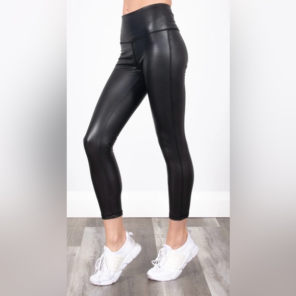 NWT—Sz.M- High Rise Vegan Leather Leggings - Picture 7 of 9